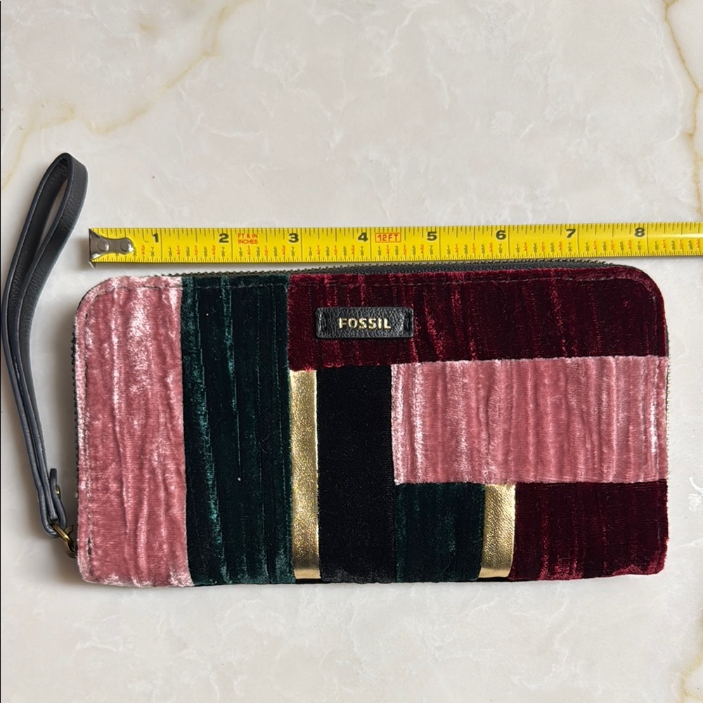Women’s fossil patchwork wallet/wristlet NWT